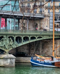 Pont de Bir Hakeim With Boat