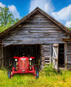 Red Tractor at the Country Barn