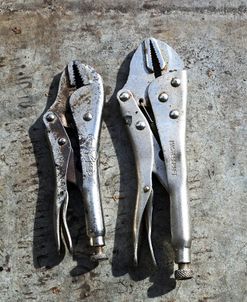 2 Clamp Vertical Wrenches