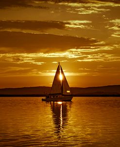 Sailing Boat on Lake 02