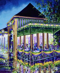 New Orleans Mardigras At Cafe Du Mounde