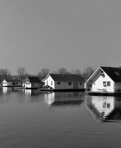 Houseboats B&W