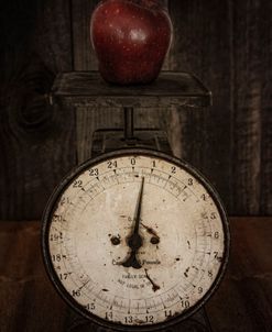Kitchen Scale with an Apple