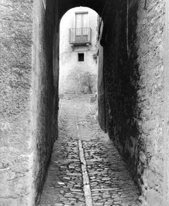 Cobblestone Alley, Erice, Sicily 06