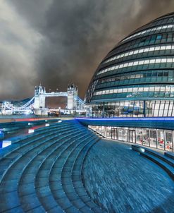 The Scoop London City Hall And Tower Bridge