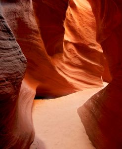 Utah Red Cave 9244